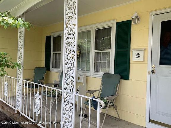 3rd image of 16 Stanford Dr