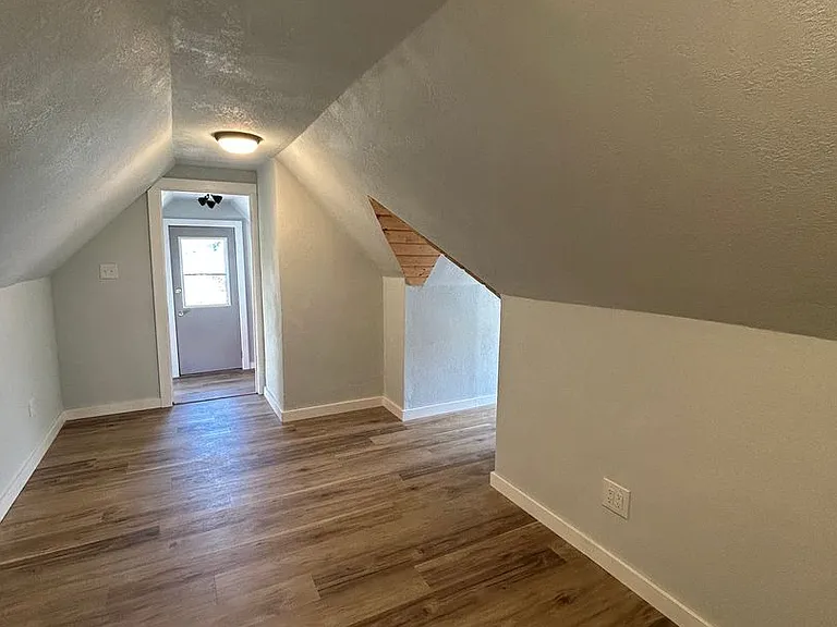 1005 W Park St — Photo 14