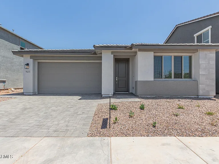9427 E Steno Ave — Photo 1