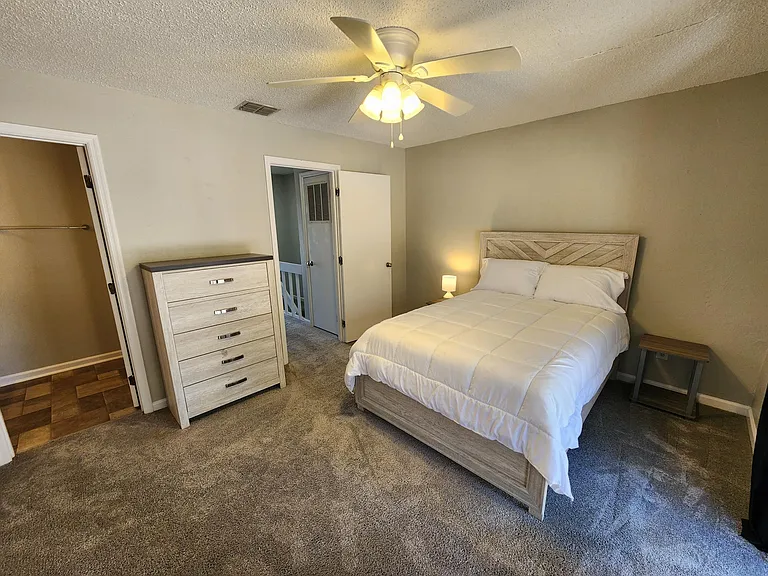 2228 Timberwood Cir N — Photo 24