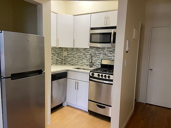 3rd image of 110 W 87th St #1F