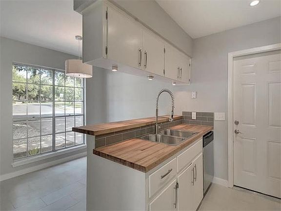 4th image of 10103 Quail Valley Blvd #0