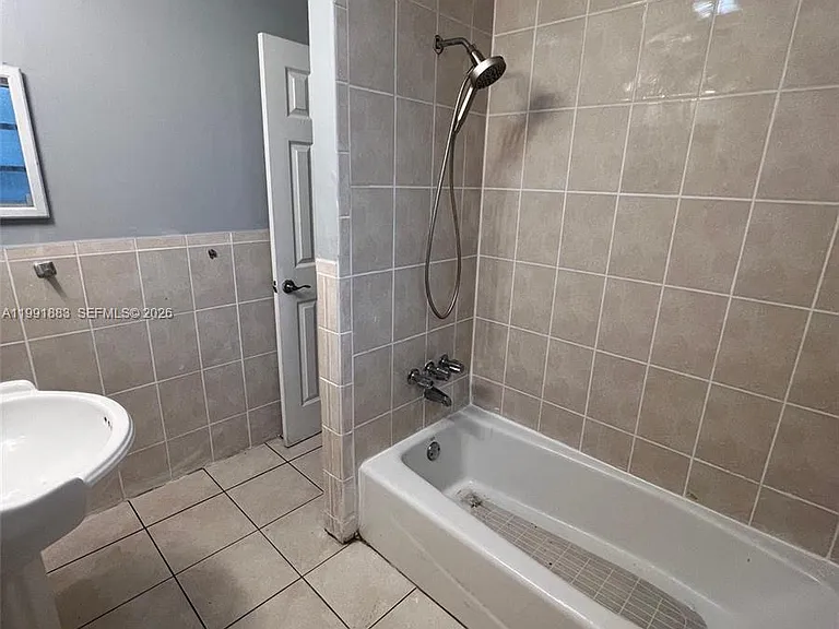 6610 Johnson St — Photo 14