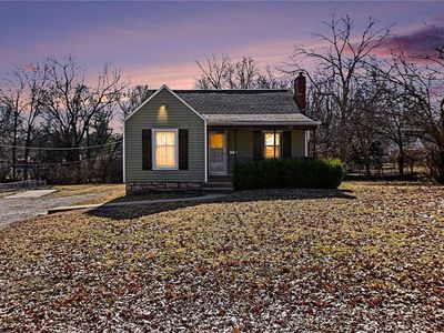 9201 E 68th Ter, Raytown, MO, 64133