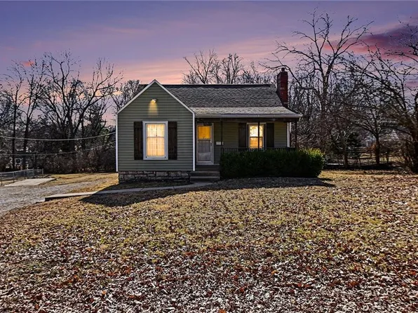 9201 E 68th Ter, Raytown, MO 64133