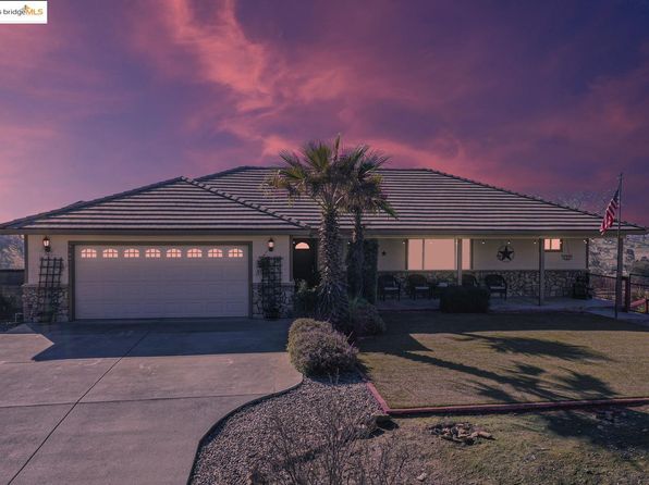 9180 Banderilla Dr, La Grange, CA 95329