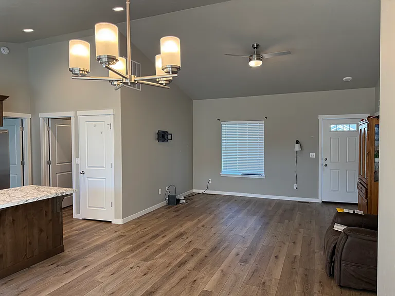 779 Cortni Dr — Photo 5