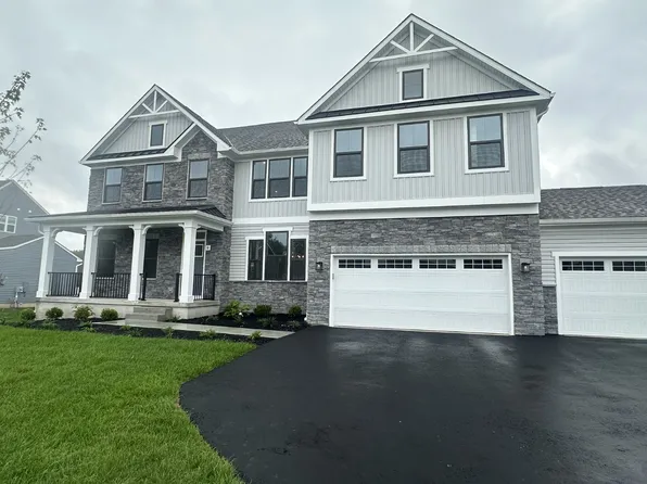 6 Savannah St, Farmingdale, NJ 07727