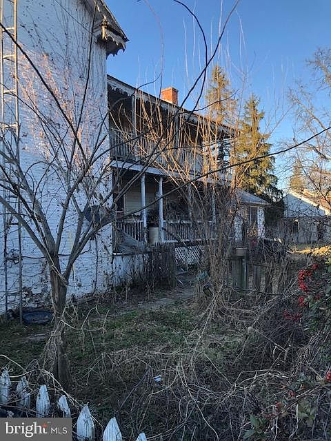 2nd image of 124 Main St