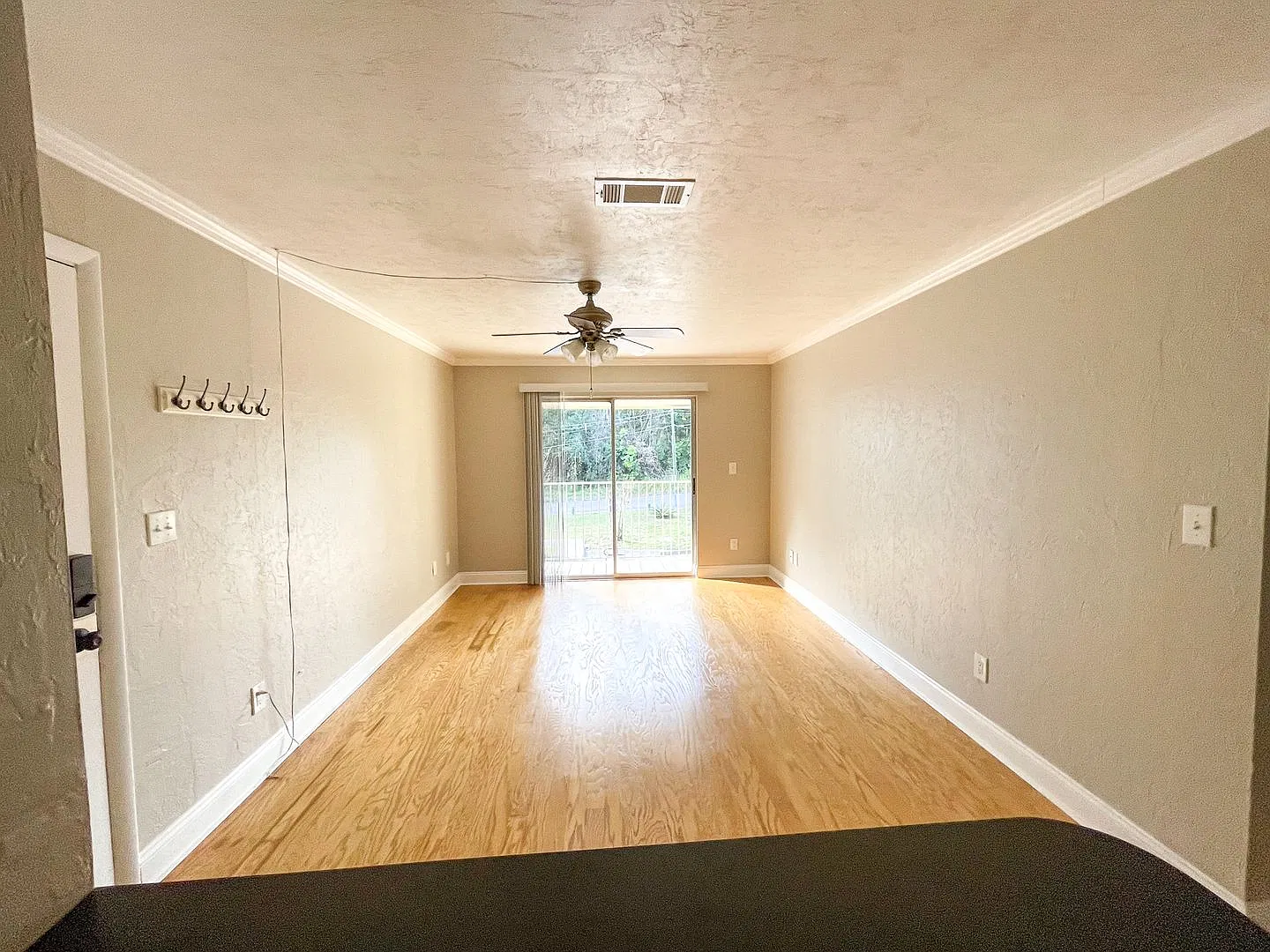 1015 SW 9th St — Photo 3