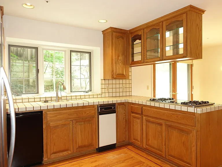 455 Old Oak Ct — Photo 7