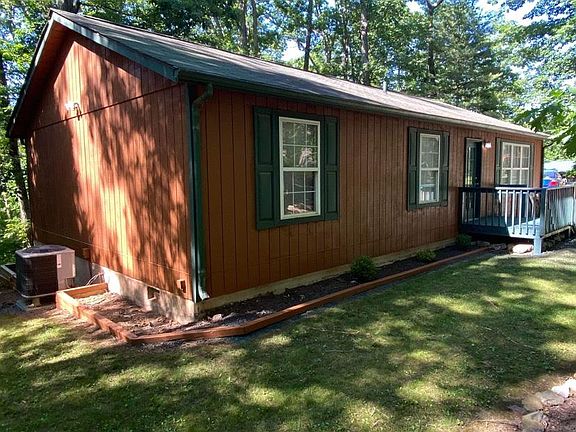 3rd image of 225 Cashew Ln