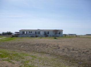 1110 Crow Ln, Terrell, TX 75161