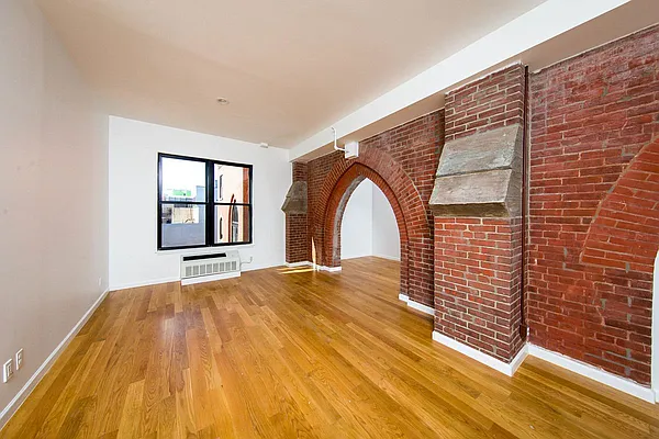Rented by Bedford Brownstone Realty | media 66