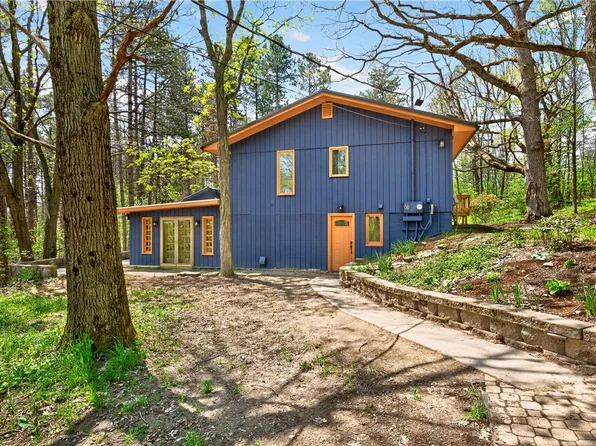 1890 Warren Rd, Middlesex, NY 14507