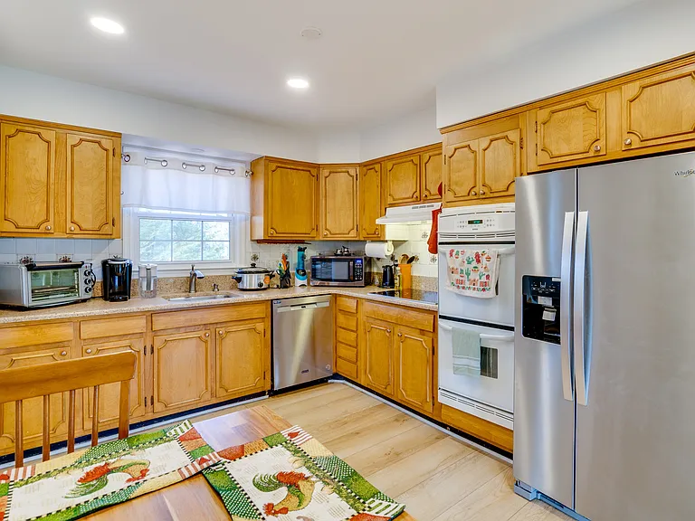 9215 Cherrytree Dr — Photo 13