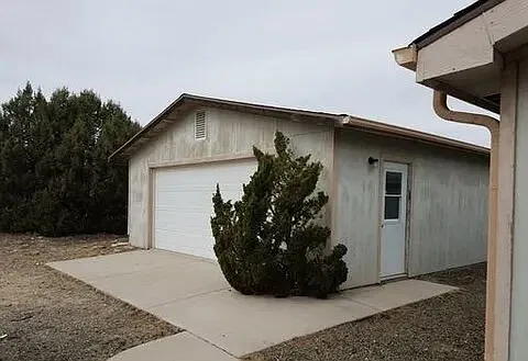 3 bed, 2.0 bath, 1680 sqft, $1,800 — Photo 2