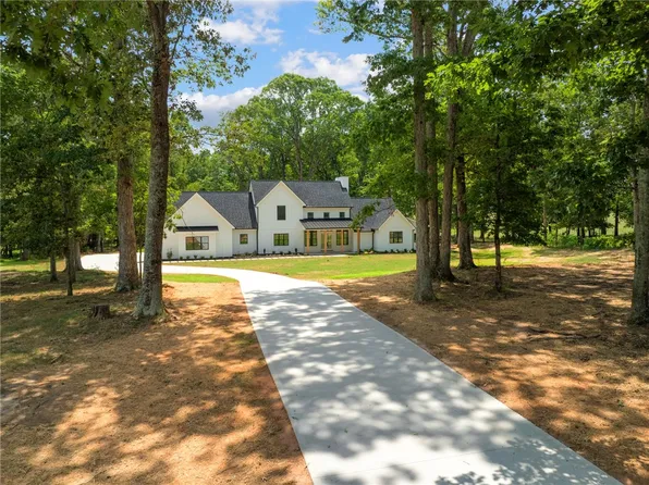 746 Garrison Rd, Pelzer, SC 29669