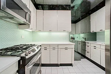 Rented by Aliya Global Realty Inc.