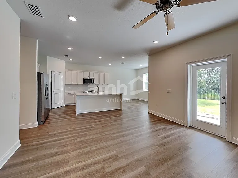 5696 Oesterle Rd — Photo 5