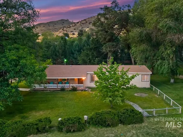 5758 W Hill Rd, Boise, ID 83703