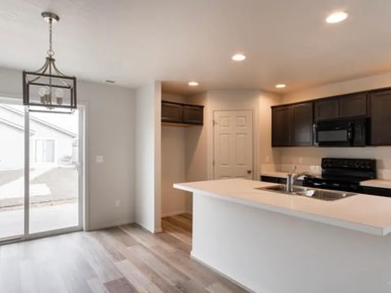 8388 E Harpster Ct — Photo 2