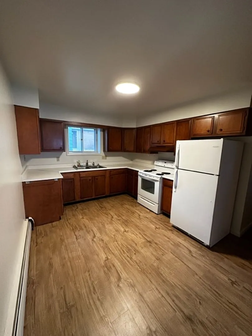 1404 Yellowstone — Photo 3