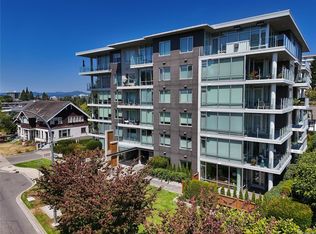 200 Douglas on the Park, Victoria, BC V8V 2P2