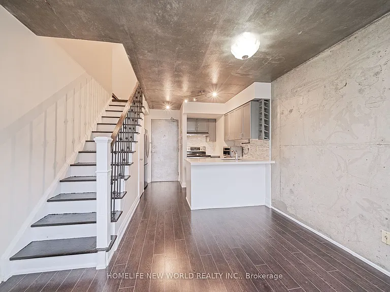 1029 King St W #1020 — Photo 6