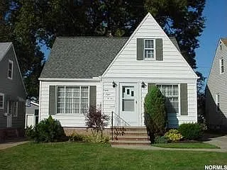 8802 Pinegrove Ave photo 1