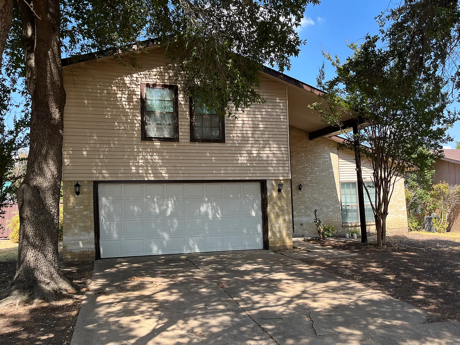 4 bed, 2.5 bath, 2178 sqft, $2,550 — Photo 1