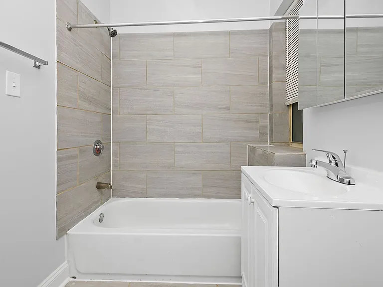 6757-6759 S Clyde Ave #2106-2108 — Photo 9