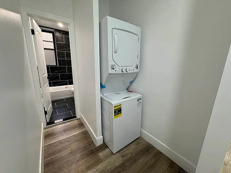 250 Crown St #1 — Photo 6