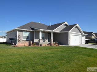 1250 Bent Grass Dr, Idaho Falls, ID 83401