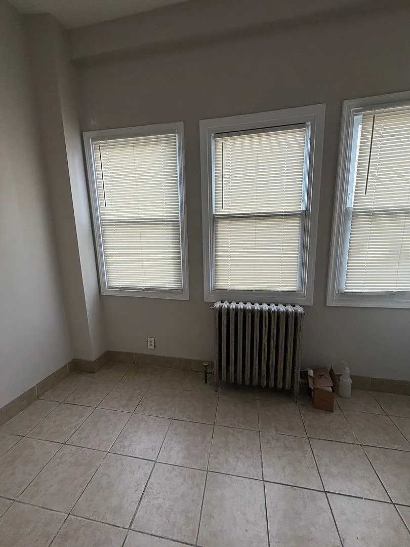 Section 8 approved! Newly renovated 4 bedroom, 1.5 bath — Photo 3