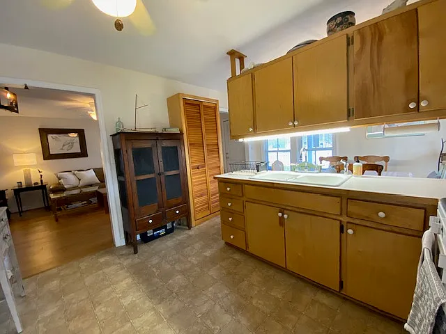 217 Gordon St — Photo 16