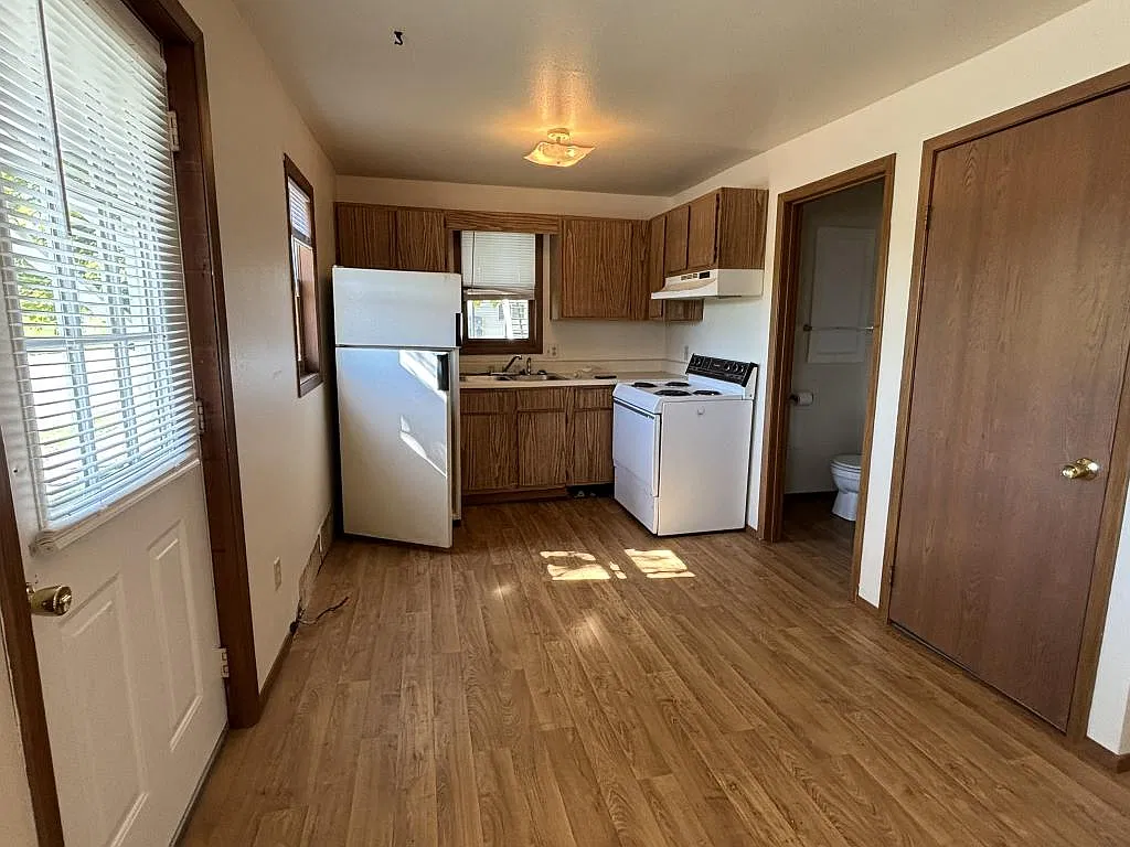 216 Mechanic St — Photo 3