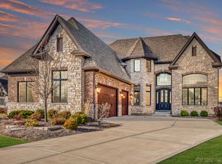 3315 Club Ct, Naperville, IL 60564