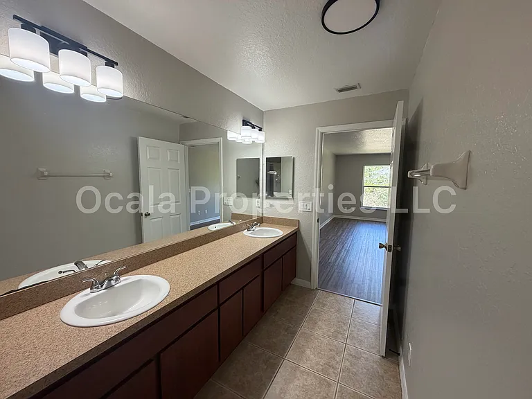 1 Olive Ln — Photo 17