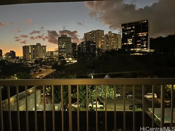 1114 Wilder Ave APT 807, Honolulu, HI 96822