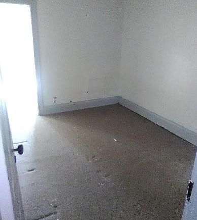 3rd image of 1730 Elm St