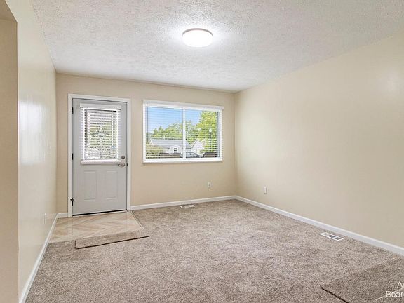 3rd image of 2139 Bradley Ave
