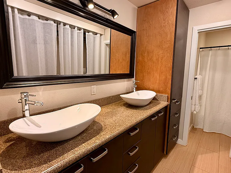 3939 Eagle St #202 — Photo 15