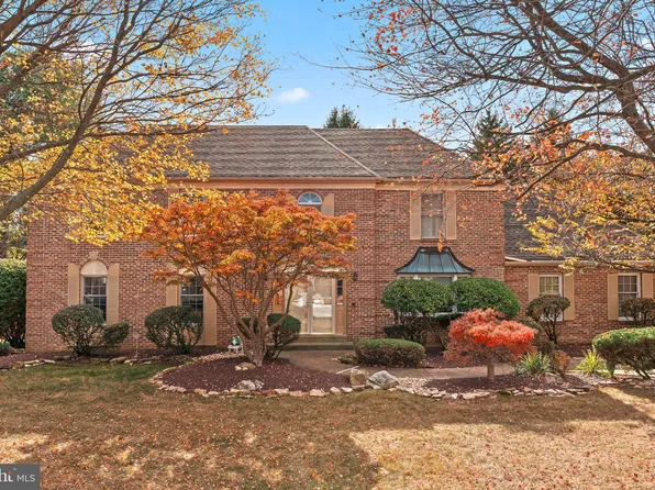 17 Gaelic Ct, Holland, PA 18966