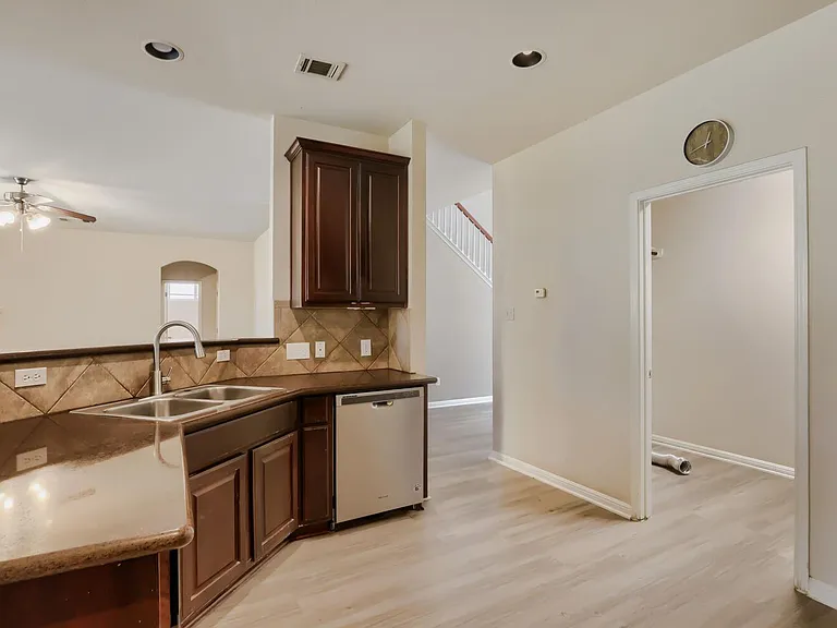 9632 Morgan Creek Dr — Photo 6