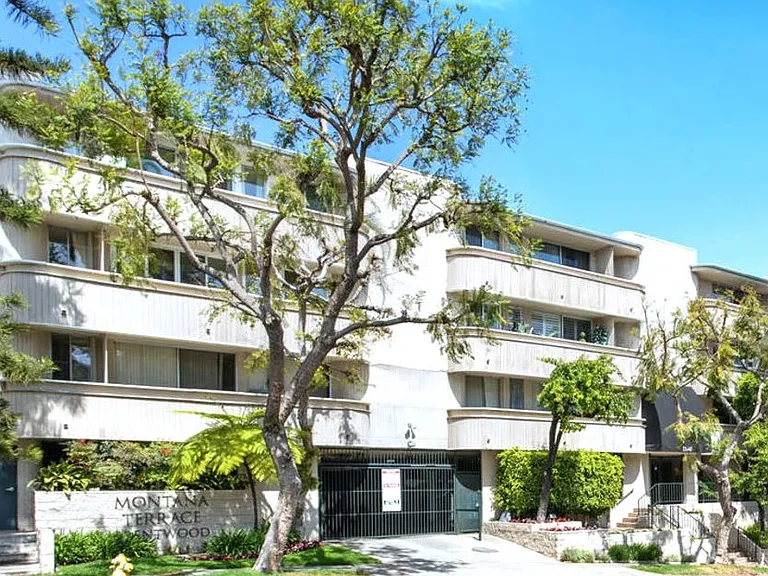 11645 Montana Ave — Photo 48