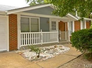 318 Whitehall Dr, Ballwin, MO 63021