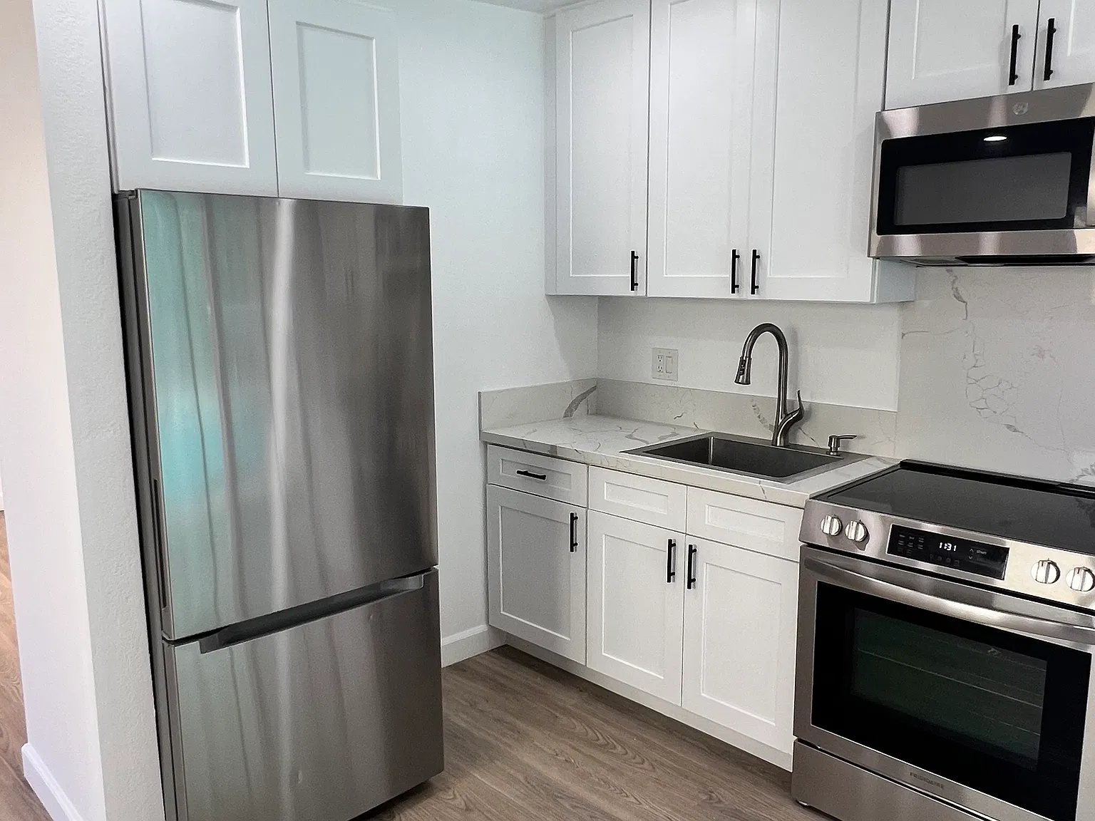 1 bed, 500 sqft, $2,400 — Photo 3