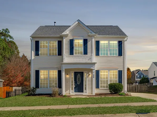 208 N Weststone Blvd, Fuquay Varina, NC 27526
