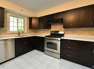 4 Marconi St, Tenafly, NJ 07670